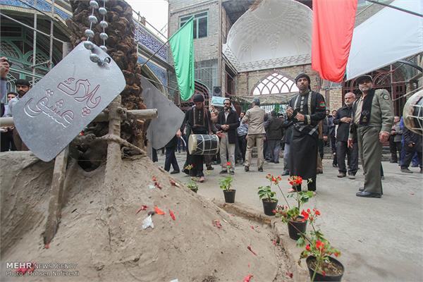 استقبال از ۸ شهید گمنام در فرودگاه بیرجند 3