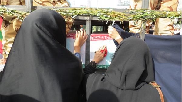 تشییع شهدای دوران دفاع مقدس در سقز 12