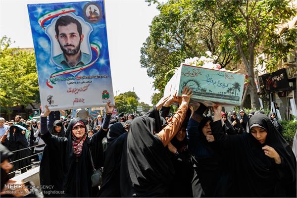 مراسم تشییع پیکر چهار شهید گمنام دفاع مقدس در تبریز 9