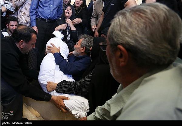 مراسم وداع با پیکر شهدای احراز هویت شده در اصفهان 6