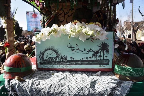 مراسم تشییع و خاکسپاری یک شهید گمنام در شهرضا اصفهان 2