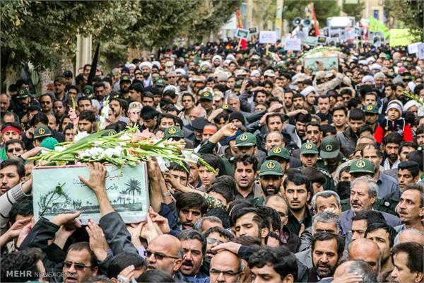 مراسم تشییع سه شهید گمنام در میبد یزد 4