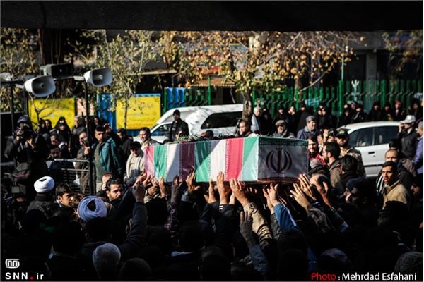 تشییع و تدفین شهید گمنام در کوی دانشگاه تهران 16