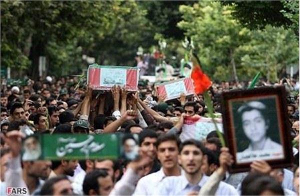 تشییع پیکر هفت شهید دفاع مقدس در اصفهان
