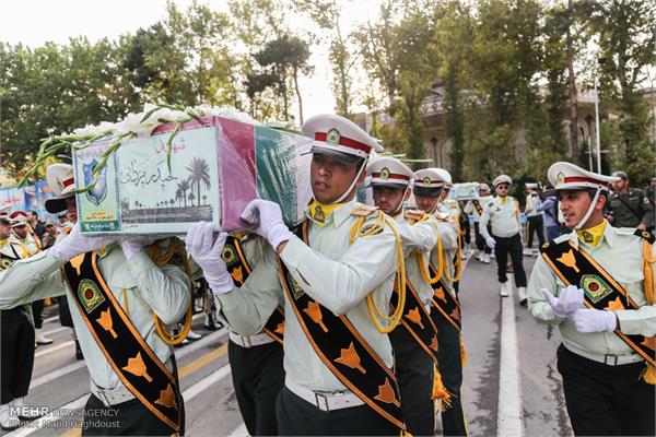 تشییع پیکر سه شهید تازه تفحص شده نیروی انتظامی 18