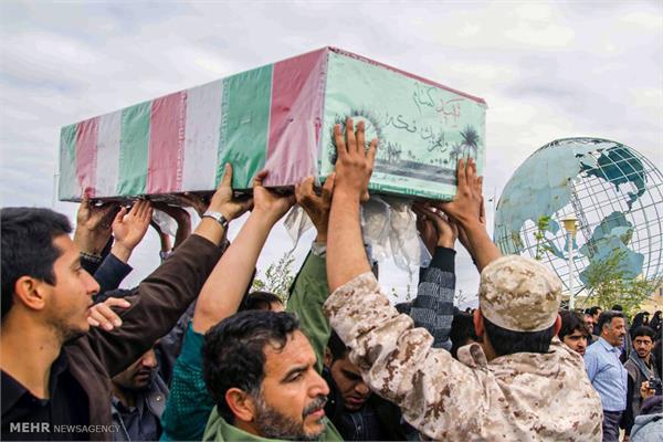 مراسم تشییع سه شهید گمنام در میبد یزد 11