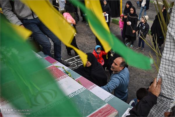 تشییع پیکر پاک ۲۴ شهید گمنام در شیراز 6