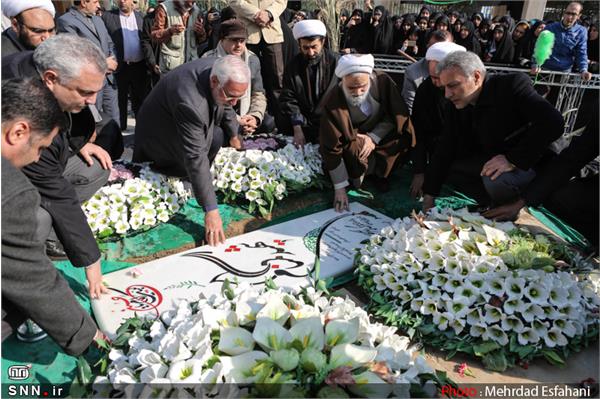 تشییع و تدفین شهید گمنام در کوی دانشگاه تهران 30