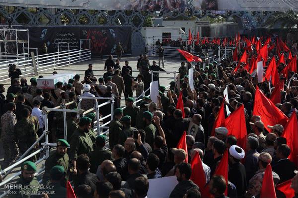 مراسم تشییع شهید محسن حججی در میدان امام حسین (ع) 5