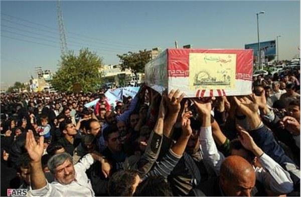 تشییع و خاکسپاری دو شهید گمنام در شهر اقبالیه قزوین