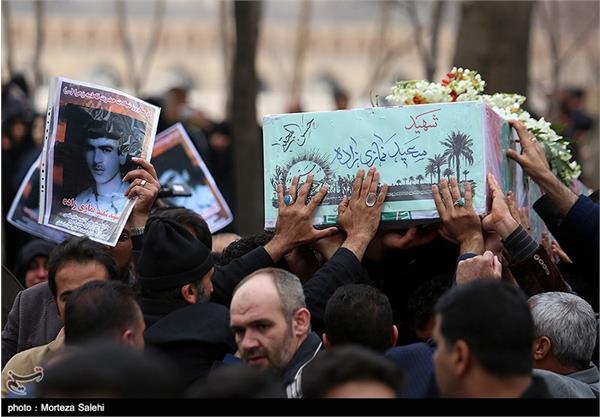 مراسم تشییع پیکر ۱۲ شهید دفاع مقدس در اصفهان 2