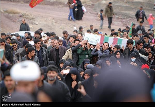 مراسم تشییع و تدفین پیکر شهدای گمنام در کرمان 4