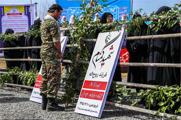 مراسم تشییع و خاکسپاری دو شهید گمنام در خمین 19