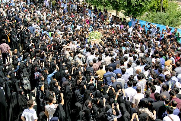 تشییع و خاکسپاری دو شهید گمنام در دانشگاه آزاد پرند 13