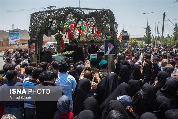 استقبال از دو شهید گمنام دفاع مقدس در شهر ندوشن - یزد 5