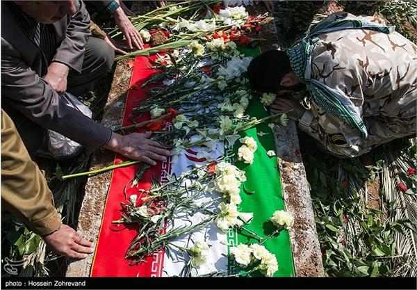 تشییع پیکر دو شهید گمنام در دانشگاه علوم پزشکی بقیه الله 2