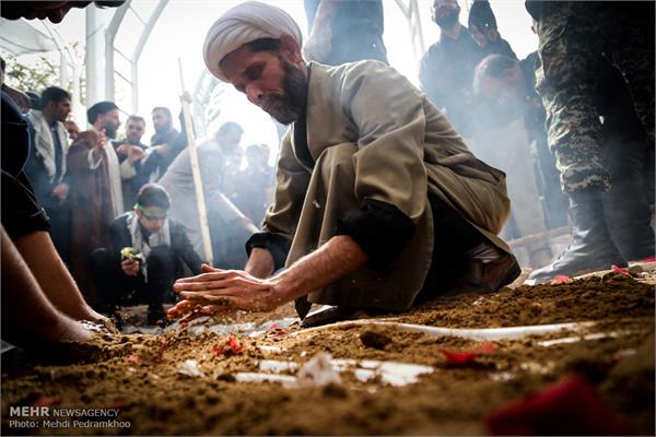 مراسم تشییع و تدفین دو شهید گمنام در دانشگاه پیام نور مرکز اهواز 19