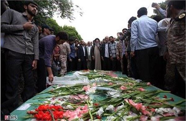 تشییع پیکر هفت شهید دفاع مقدس در اصفهان