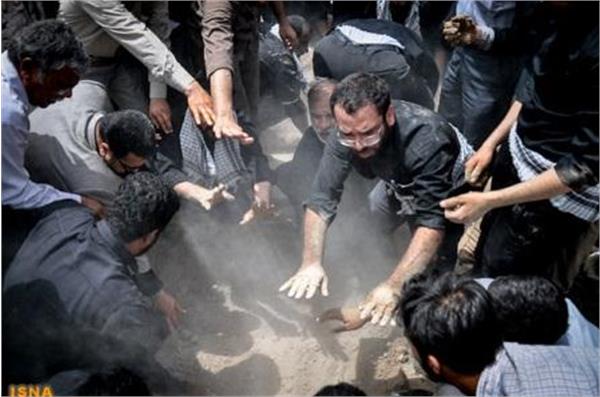 تشییع و خاکسپاری شهدای گمنام در دانشگاه آزاد آبادان