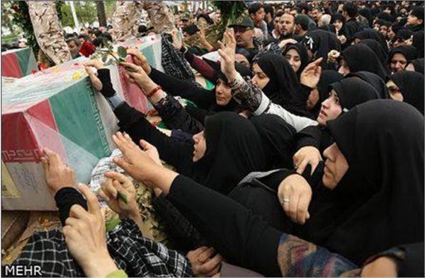 تشییع و خاکسپاری شهدای گمنام در دانشگاه آزاد لاهیجان