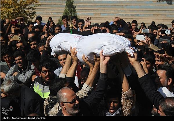 تدفین دو شهید گمنام در دانشگاه فنی کرمان 8