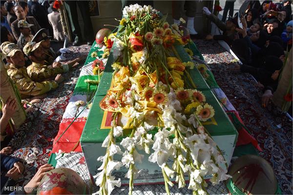 مراسم تشییع و خاکسپاری یک شهید گمنام در شهرضا اصفهان 1