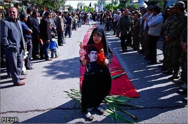 تشییع و خاکسپاری شهدای گمنام در دانشگاه آزاد تاکستان