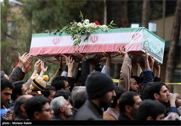 مراسم تشییع پیکر ۱۲ شهید دفاع مقدس در اصفهان 11