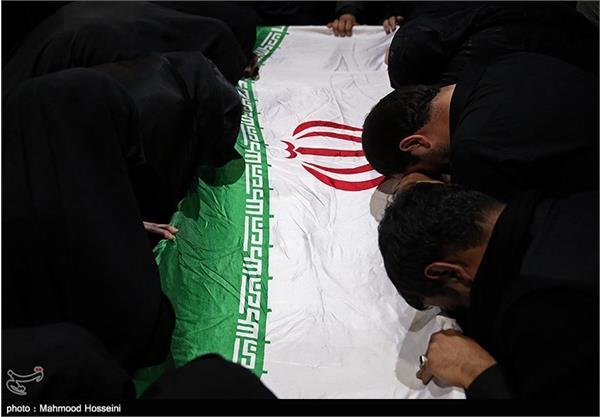 حضور خانواده سردار شهید حسین همدانی در معراج شهدا 5