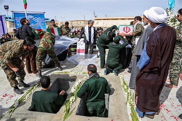 مراسم تشییع و خاکسپاری دو شهید گمنام در خمین 27