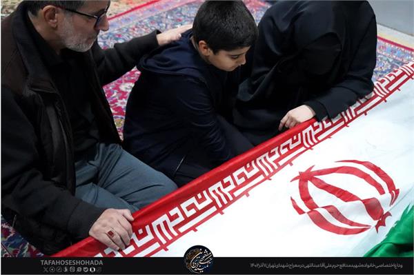 وداع با پیکر مطهر شهید مدافع حرم علی آقاعبداللهی 7 آذر 1402 4