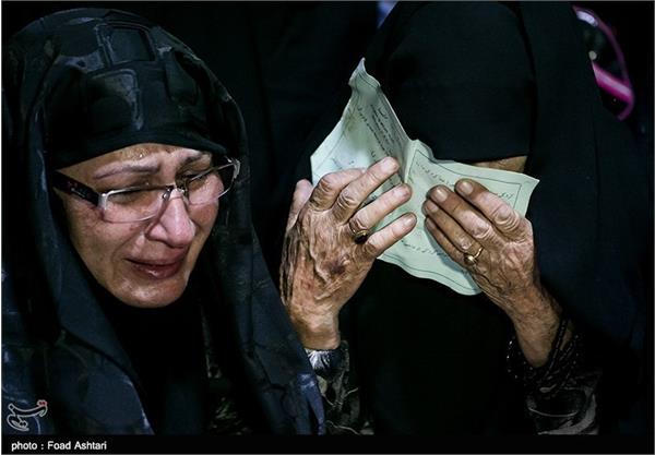 دیدار خانواده شهید سیدیحیی سیدی با پیکر فرزندشان پس از ۳۰ سال 17