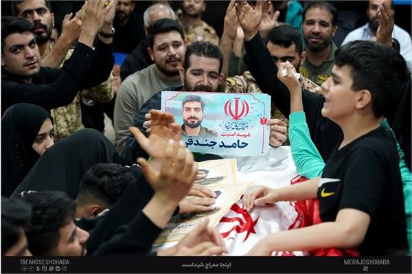 وداع با پیکر مطهر شهید حامد جندقی - 15 آبان 1403 6