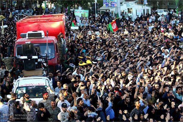 مراسم تشییع بیست شهید دوران دفاع مقدس در اصفهان 7