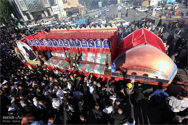 مراسم تشییع بیست شهید دوران دفاع مقدس در اصفهان 17