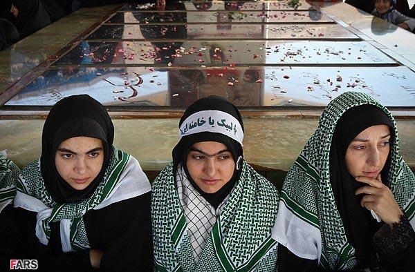 غبار روبی مزار شهدای گمنام شهر جدید پرند