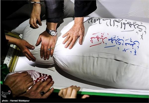 دیدار خانواده شهید تازه تفحص شده مهدی سیفی با پیکر وی 18