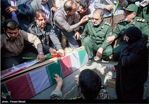 تشییع و تدفین شهید گمنام در کرمانشاه 2