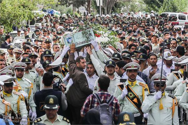 تشییع پیکر سه شهید تازه تفحص شده نیروی انتظامی 33