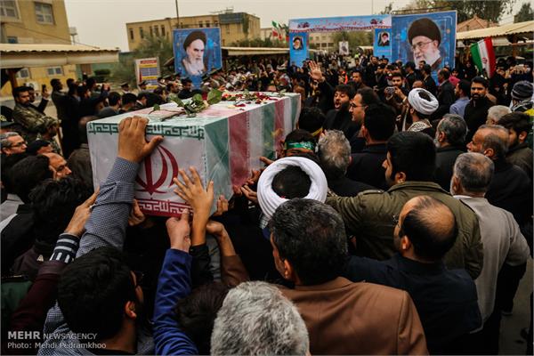 مراسم تشییع و تدفین دو شهید گمنام در دانشگاه پیام نور مرکز اهواز 7