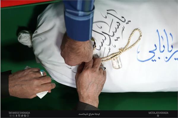 وداع با پیکر مطهر بسیجی تازه تفحص شده "سید محمود میربابایی" - 16 بهمن 1403 3