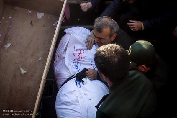 تشییع پیکر شهدای هشت سال دفاع مقدس در قزوین 17