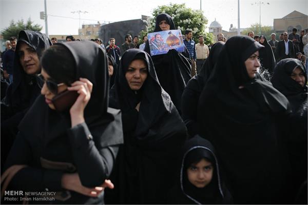 تشییع پیکر سردار شهید علیرضا شمسی‌پور 7