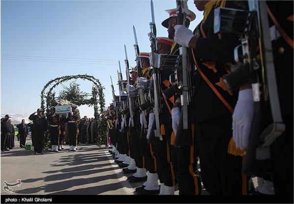 تشییع پیکر شهدای گمنام در تبریز 4