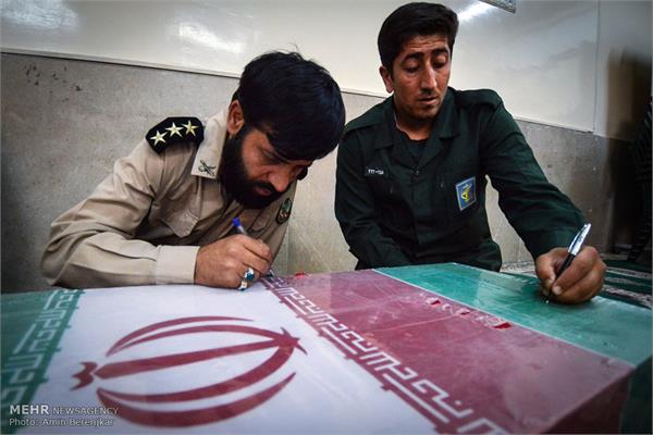 آئین استقبال از پیکر 4 شهید گمنام در شیراز 9