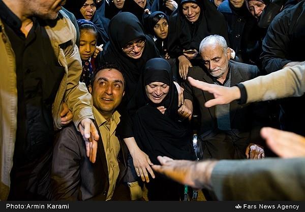 اولین دیدار خانواده شهید حیدری با فرزند شهیدشان 31