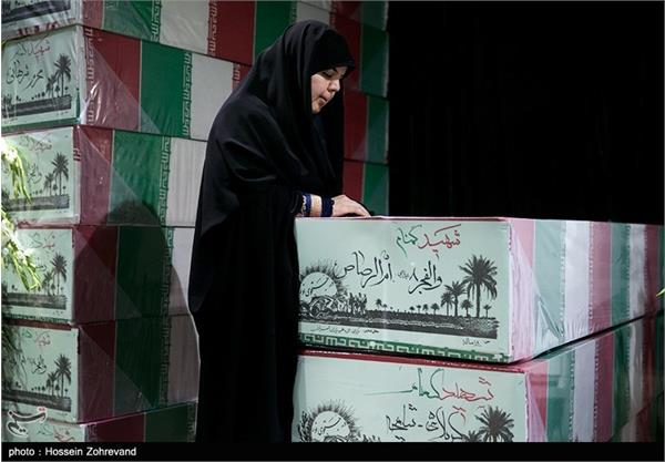 دیدار خانواده شهید ناصر مظفری با پیکر فرزندشان پس از ۳۳ سال 15