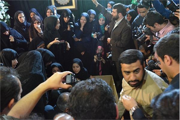 اولین دیدار خانواده شهید فرجی نوازانی با فرزند شهیدشان بعد از 33 سال 7