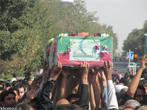 تشییع و خاکسپاری شهدای گمنام دانشگاه آزاد اسلامی اردستان استان اصفهان-12/7/89