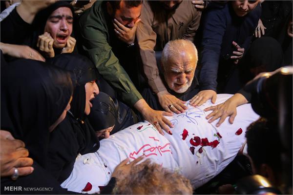 دیدار خانواده شهید دفاع مقدس سید مهدی غلامی پس از ۳۳ سال 21